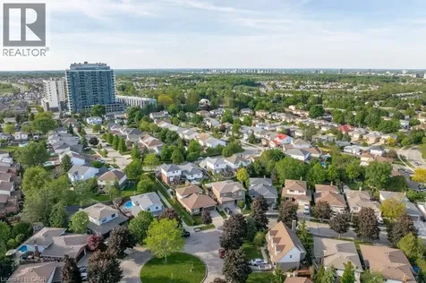 44 Windermere Court Kitchener ON N2N 2W4