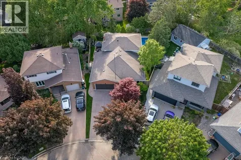 44 Windermere Court Kitchener ON N2N 2W4