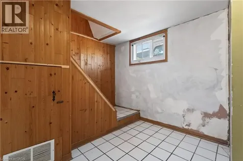 71 Scholfield Avenue South Welland ON L3B 1N4