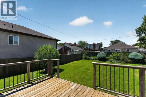 71 Scholfield Avenue South Welland ON L3B 1N4