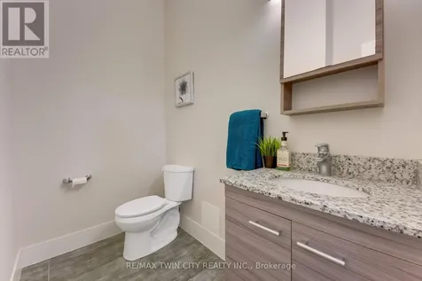 253 Albert Street Waterloo ON N2L 3T7