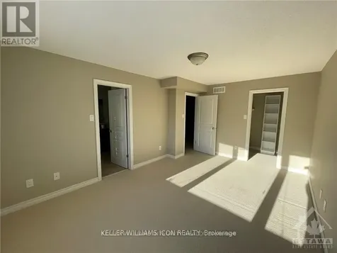 957 Fletcher Circle Ottawa ON K2T 0B9