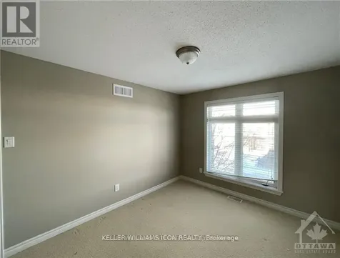 957 Fletcher Circle Ottawa ON K2T 0B9