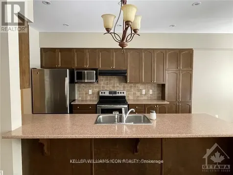 957 Fletcher Circle Ottawa ON K2T 0B9