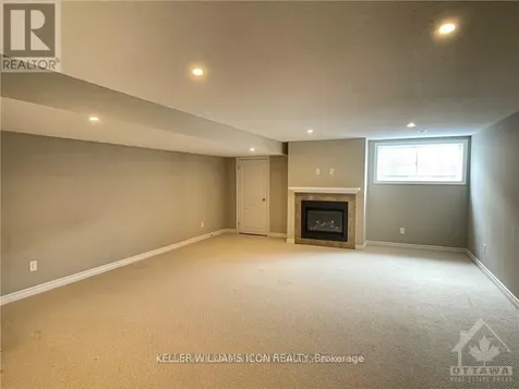 957 Fletcher Circle Ottawa ON K2T 0B9