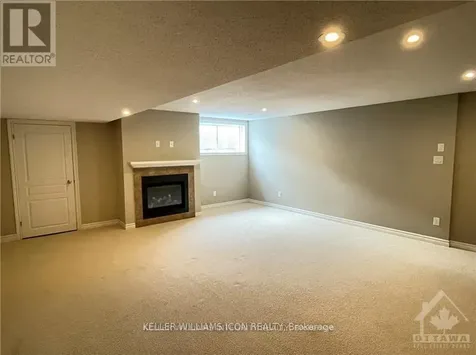 957 Fletcher Circle Ottawa ON K2T 0B9