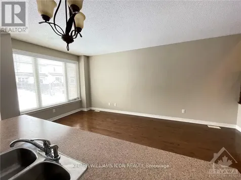 957 Fletcher Circle Ottawa ON K2T 0B9