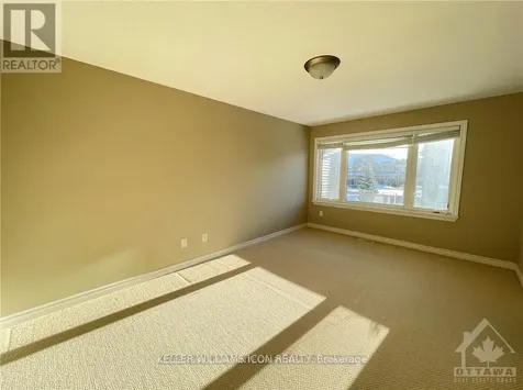 957 Fletcher Circle Ottawa ON K2T 0B9