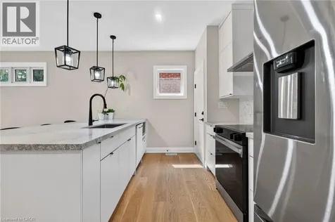 5 Marina Avenue Etobicoke ON M8W 1J8
