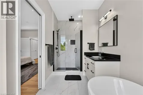 5 Marina Avenue Etobicoke ON M8W 1J8