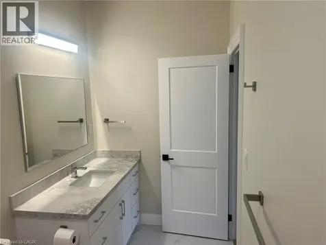 5 Marina Avenue Etobicoke ON M8W 1J8