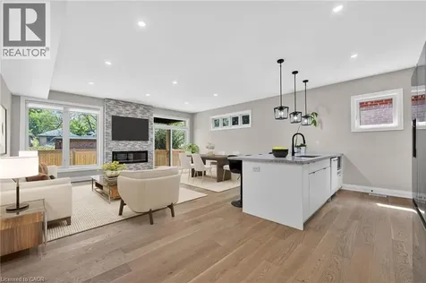 5 Marina Avenue Etobicoke ON M8W 1J8