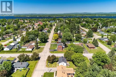 575 Elizabeth Street Pembroke ON K8A 1W9