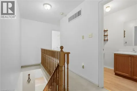 26 Moss Boulevard Dundas ON L9H 6W8