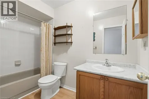 26 Moss Boulevard Dundas ON L9H 6W8