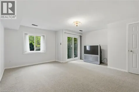26 Moss Boulevard Dundas ON L9H 6W8
