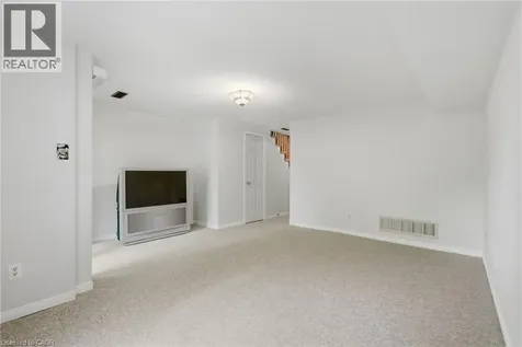 26 Moss Boulevard Dundas ON L9H 6W8
