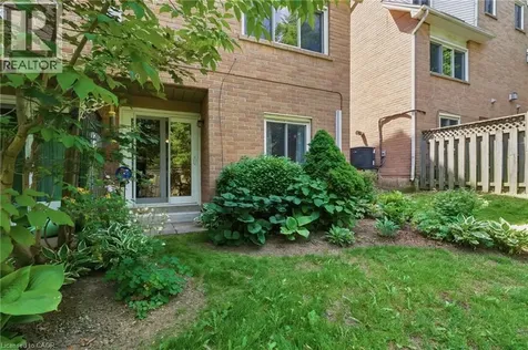 26 Moss Boulevard Dundas ON L9H 6W8