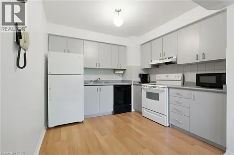 26 Moss Boulevard Dundas ON L9H 6W8