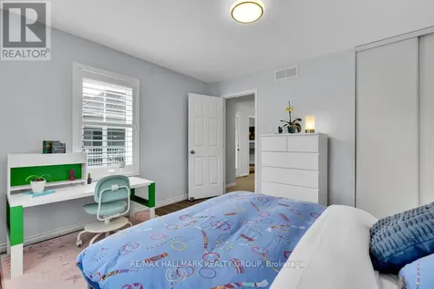 16 Hemlo Crescent Ottawa ON K2T 1C7