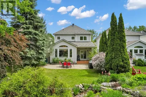 16 Hemlo Crescent Ottawa ON K2T 1C7