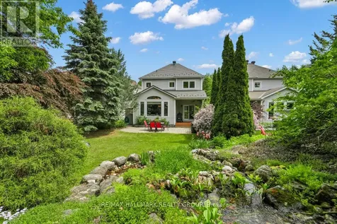 16 Hemlo Crescent Ottawa ON K2T 1C7