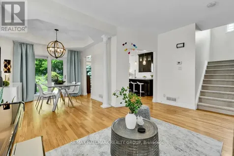 16 Hemlo Crescent Ottawa ON K2T 1C7