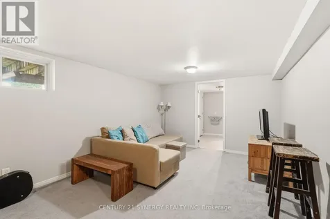 1324 Avenue O Ottawa ON K1G 0A9