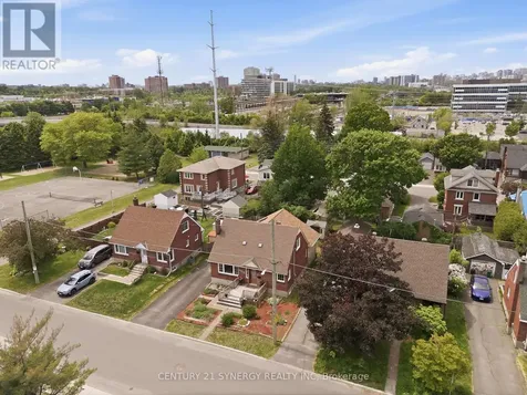1324 Avenue O Ottawa ON K1G 0A9