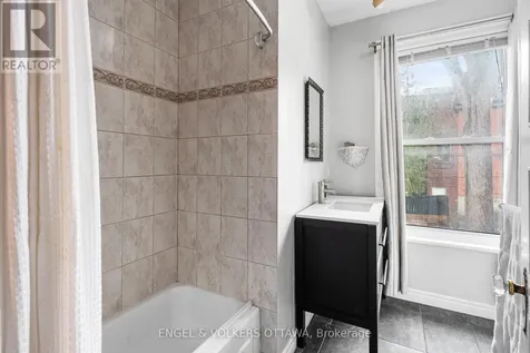 553 Gilmour Street Ottawa ON K1R 5L5