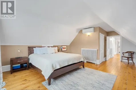 553 Gilmour Street Ottawa ON K1R 5L5