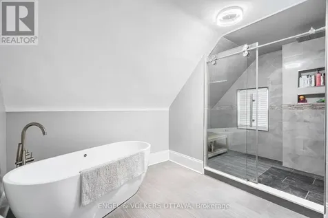 553 Gilmour Street Ottawa ON K1R 5L5
