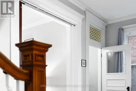 553 Gilmour Street Ottawa ON K1R 5L5