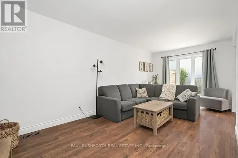 1476 Kamouraska Circle Ottawa ON K1C 3J2