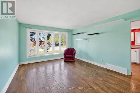 1412 Maxime Street Ottawa ON K1B 3L1