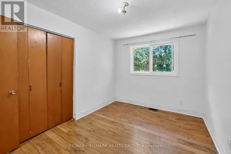 1412 Maxime Street Ottawa ON K1B 3L1