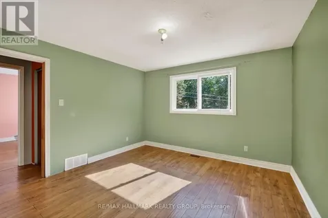 1412 Maxime Street Ottawa ON K1B 3L1