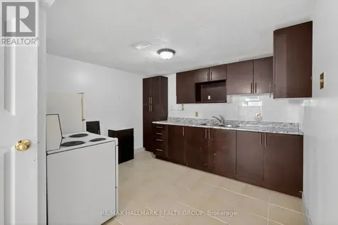1412 Maxime Street Ottawa ON K1B 3L1
