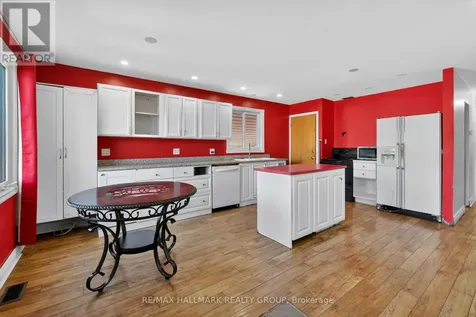1412 Maxime Street Ottawa ON K1B 3L1