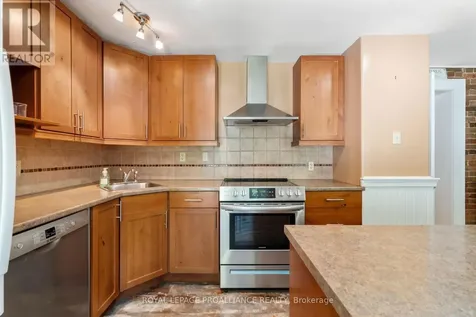568 James Street West Prescott ON K0E 1T0