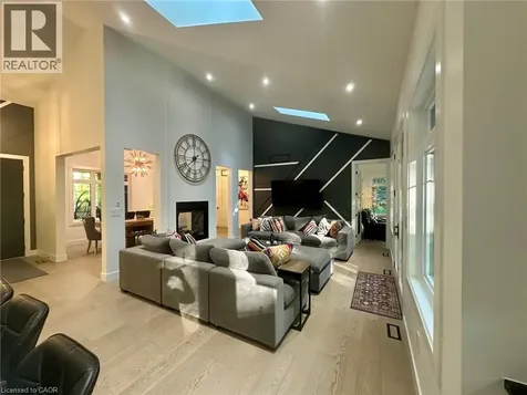 13 Timberrun Court Hamilton ON L0P 1B0