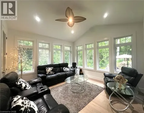 13 Timberrun Court Hamilton ON L0P 1B0