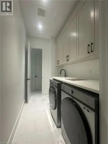 13 Timberrun Court Hamilton ON L0P 1B0