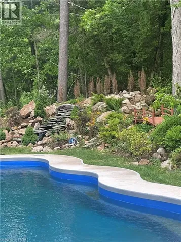 13 Timberrun Court Hamilton ON L0P 1B0