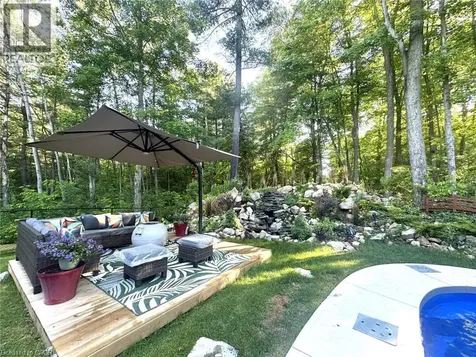 13 Timberrun Court Hamilton ON L0P 1B0