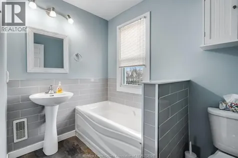 24 Maple Street Kingsville ON N9Y 1L7