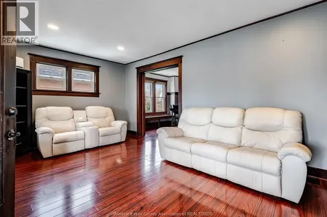 24 Maple Street Kingsville ON N9Y 1L7