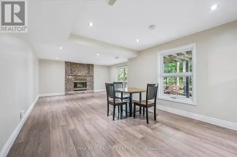 21 Tinatawa Court Kitchener ON N2A 3K4