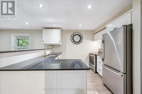 21 Tinatawa Court Kitchener ON N2A 3K4