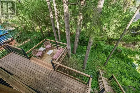 21 Tinatawa Court Kitchener ON N2A 3K4